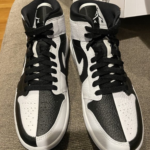 Jordan 1 Mid Homage Black White (W)